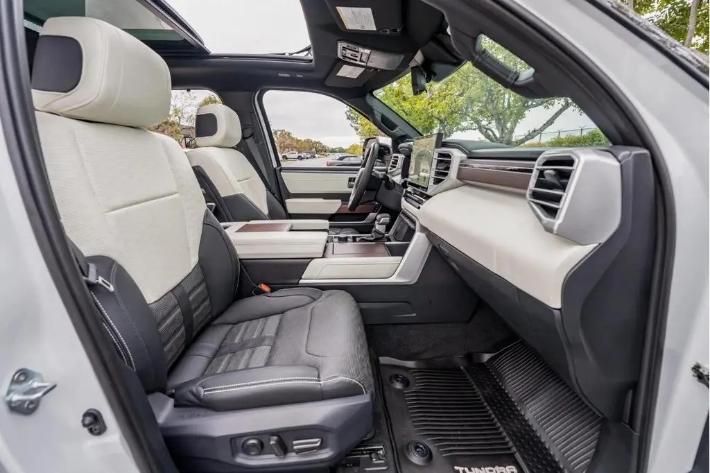 Used 2023 Toyota Tundra Capstone AWD/4WD image 5