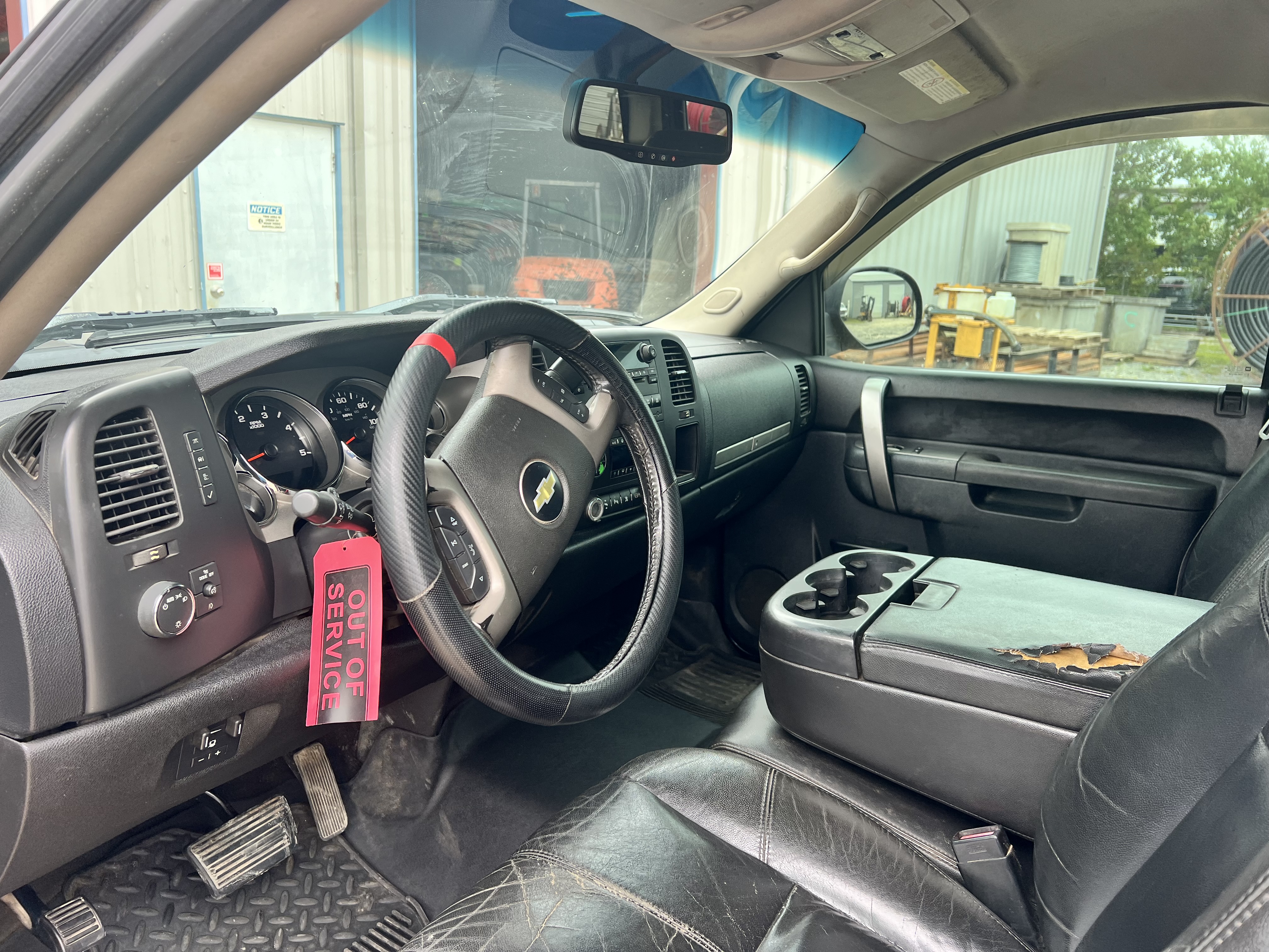 Used 2011 Chevrolet Silverado 2500 LT w/ Interior Plus Package AWD/4WD image 8
