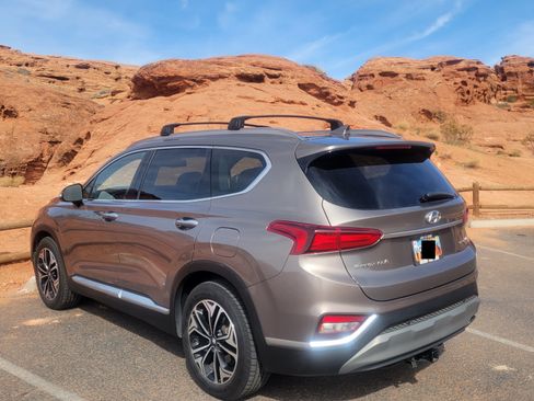 Used 2019 Hyundai Santa Fe AWD image 2