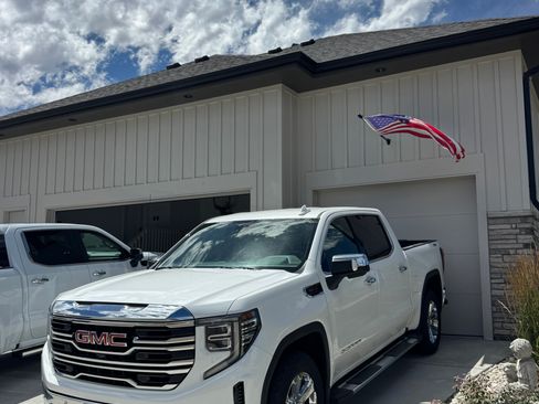 Used 2022 GMC Sierra 1500 SLT w/ SLT Premium Plus Package AWD/4WD image 7