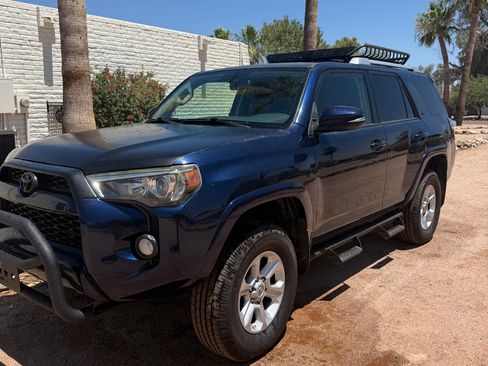 Used 2017 Toyota 4Runner SR5 Premium AWD/4WD image 4