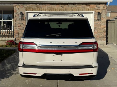 Used 2018 Lincoln Navigator Select w/ Technology Package image 10