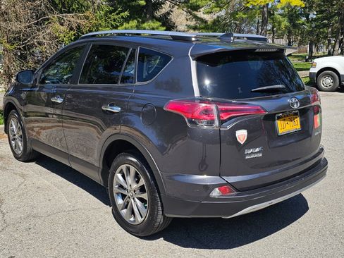 Used 2018 Toyota RAV4 Limited image 10