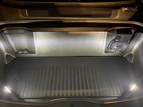 Used 2025 Rivian R1S Adventure image 23