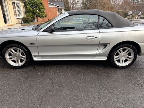 Used 1998 Ford Mustang GT image 1