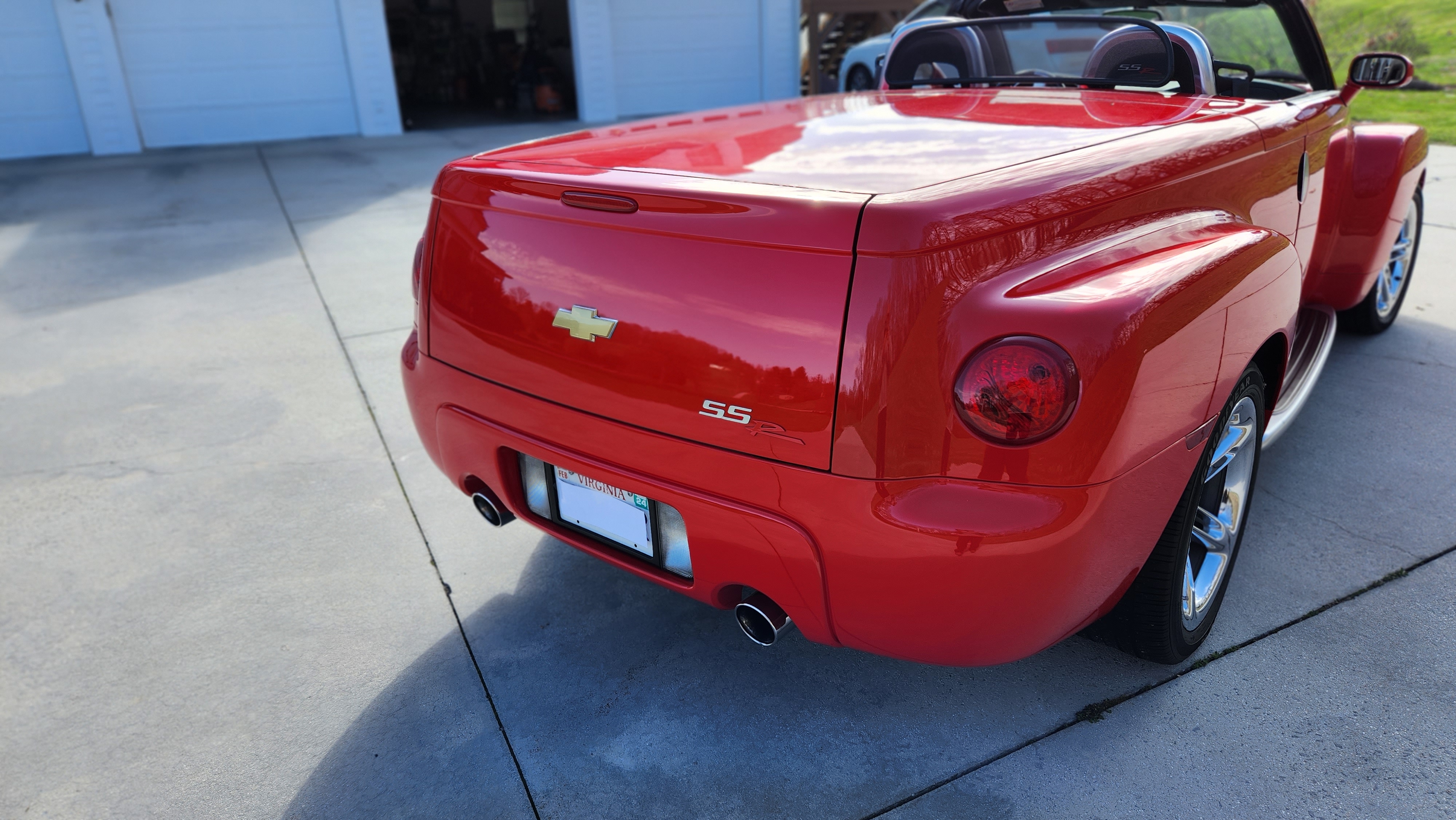 Used 2005 Chevrolet SSR w/ Preferred Equipment Group RWD image 21