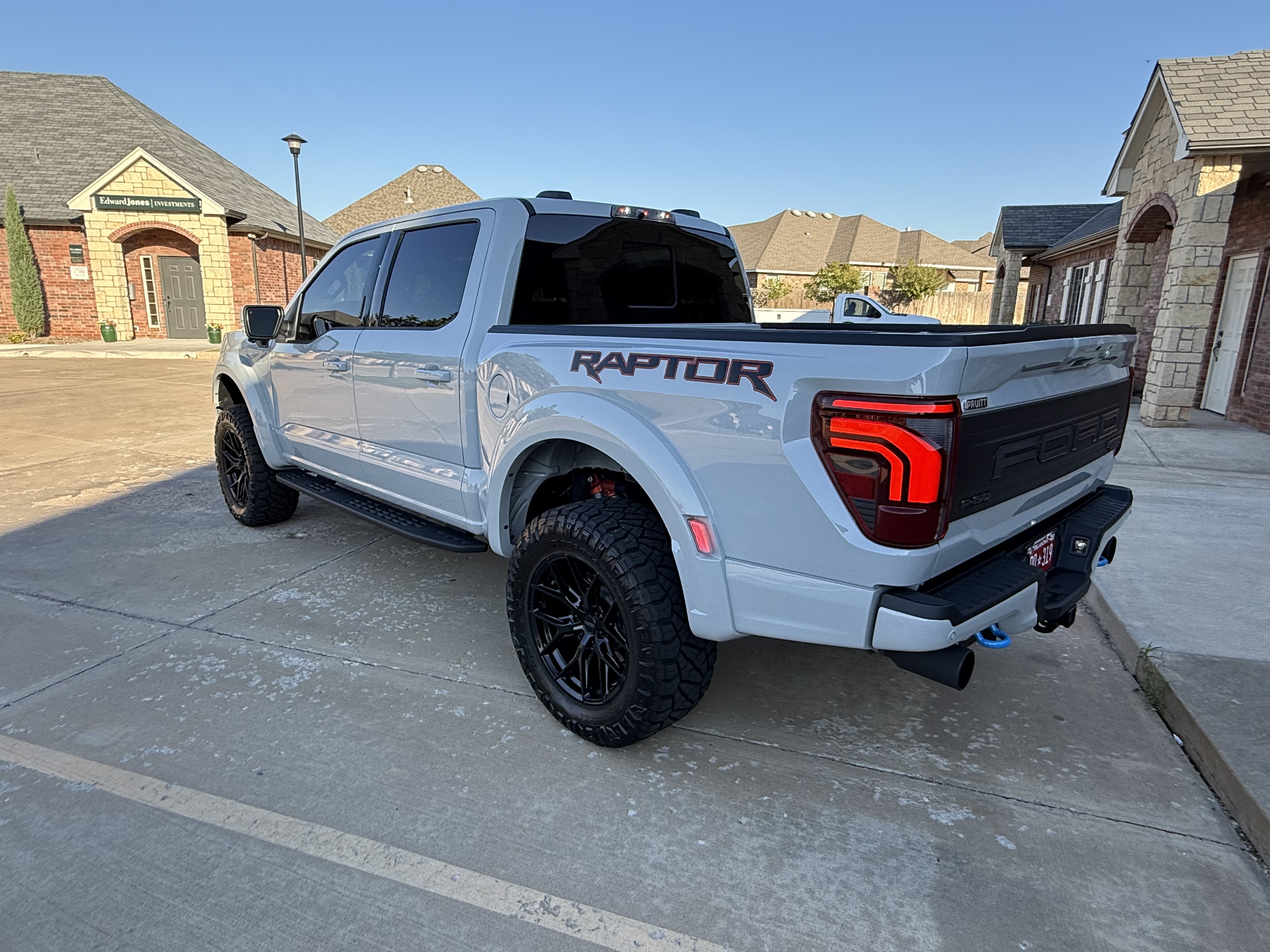 Used 2026 Ford F150 Raptor AWD/4WD image 4