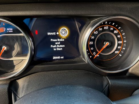 Used 2020 Jeep Wrangler Unlimited Sahara AWD/4WD image 10