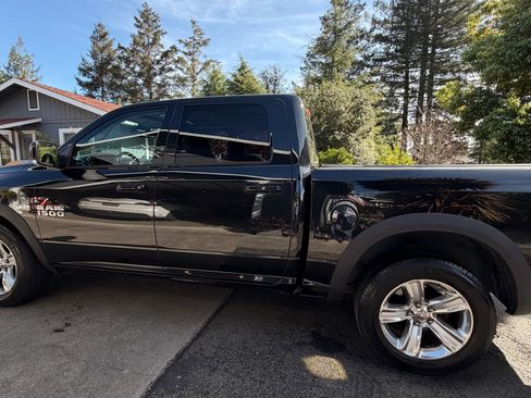 Used 2015 RAM 1500 Sport w/ Sport Premium Group image 8