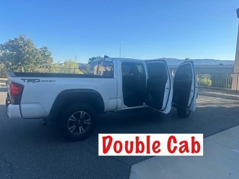 Used 2018 Toyota Tacoma TRD Sport RWD image 9