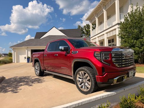 Used 2024 GMC Sierra 1500 Denali AWD/4WD image 1