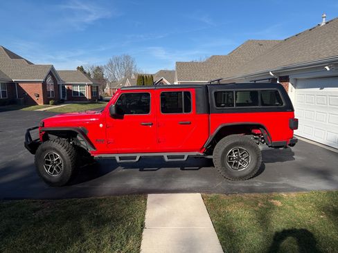 Used 2020 Jeep Gladiator Sport w/ Quick Order Package 24S AWD/4WD image 1