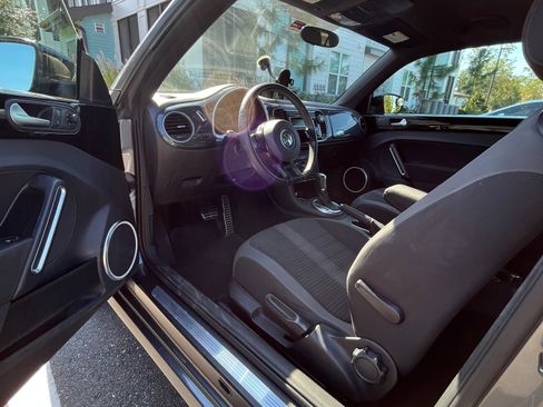 Used 2013 Volkswagen Beetle Turbo image 19