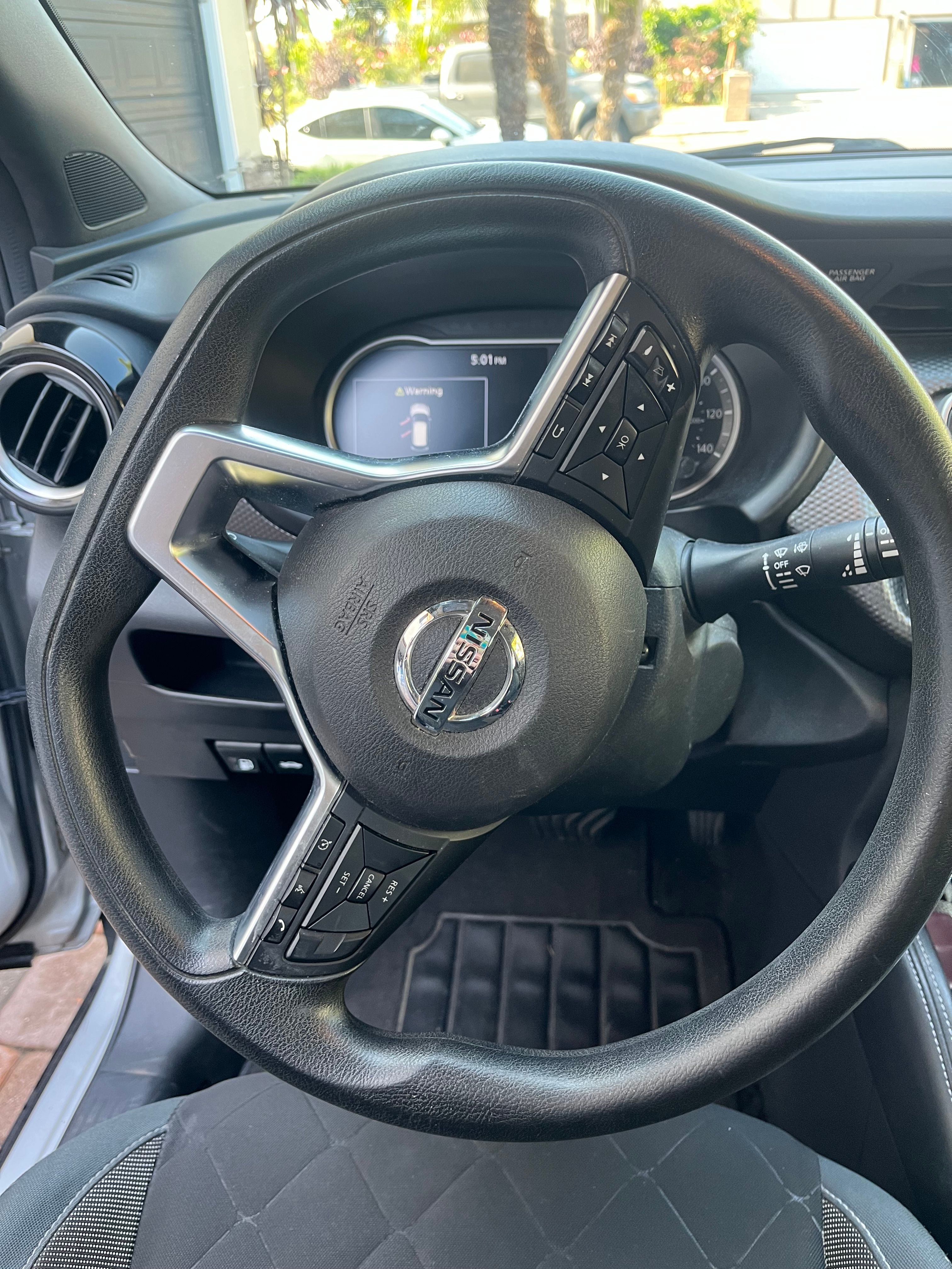 Used 2019 Nissan Kicks SV FWD image 14