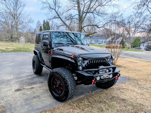 Used 2016 Jeep Wrangler Rubicon w/ Power Convenience Group image 1