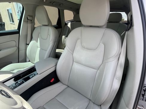 Used 2022 Volvo XC60 T8 Inscription w/ Advanced Package AWD/4WD image 17