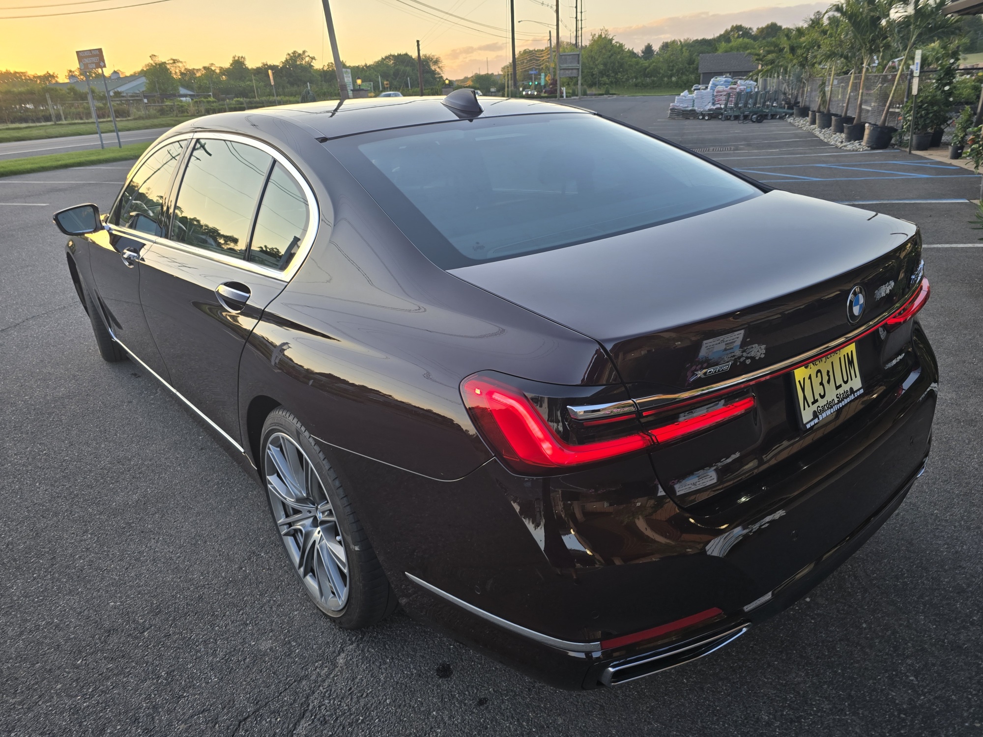 Used 2020 BMW 750i xDrive w/ Executive Package AWD/4WD image 4