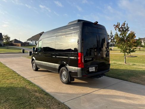 Used 2023 Mercedes-Benz Sprinter 2500 image 2