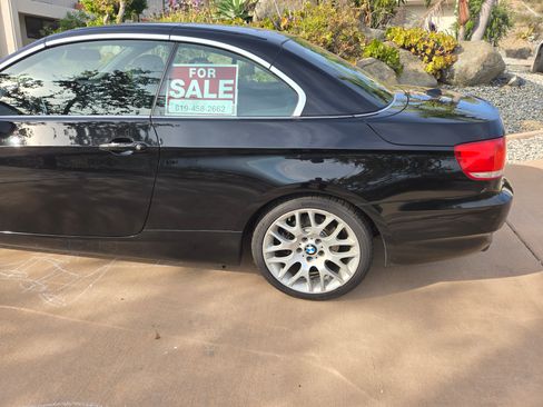 Used 2010 BMW 328i Convertible image 14