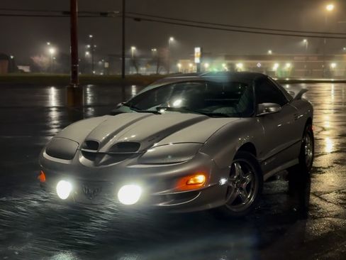 Used 2002 Pontiac Firebird Trans Am w/ SLP Firehawk Pkg image 2