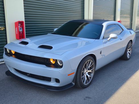 Used 2022 Dodge Challenger SRT Hellcat w/ Plus Package image 6