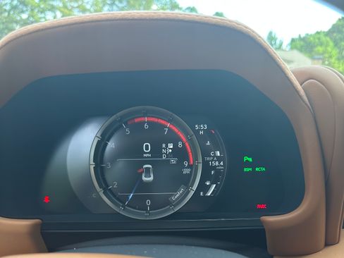Used 2018 Lexus LC 500 Coupe w/ Touring Package RWD image 27
