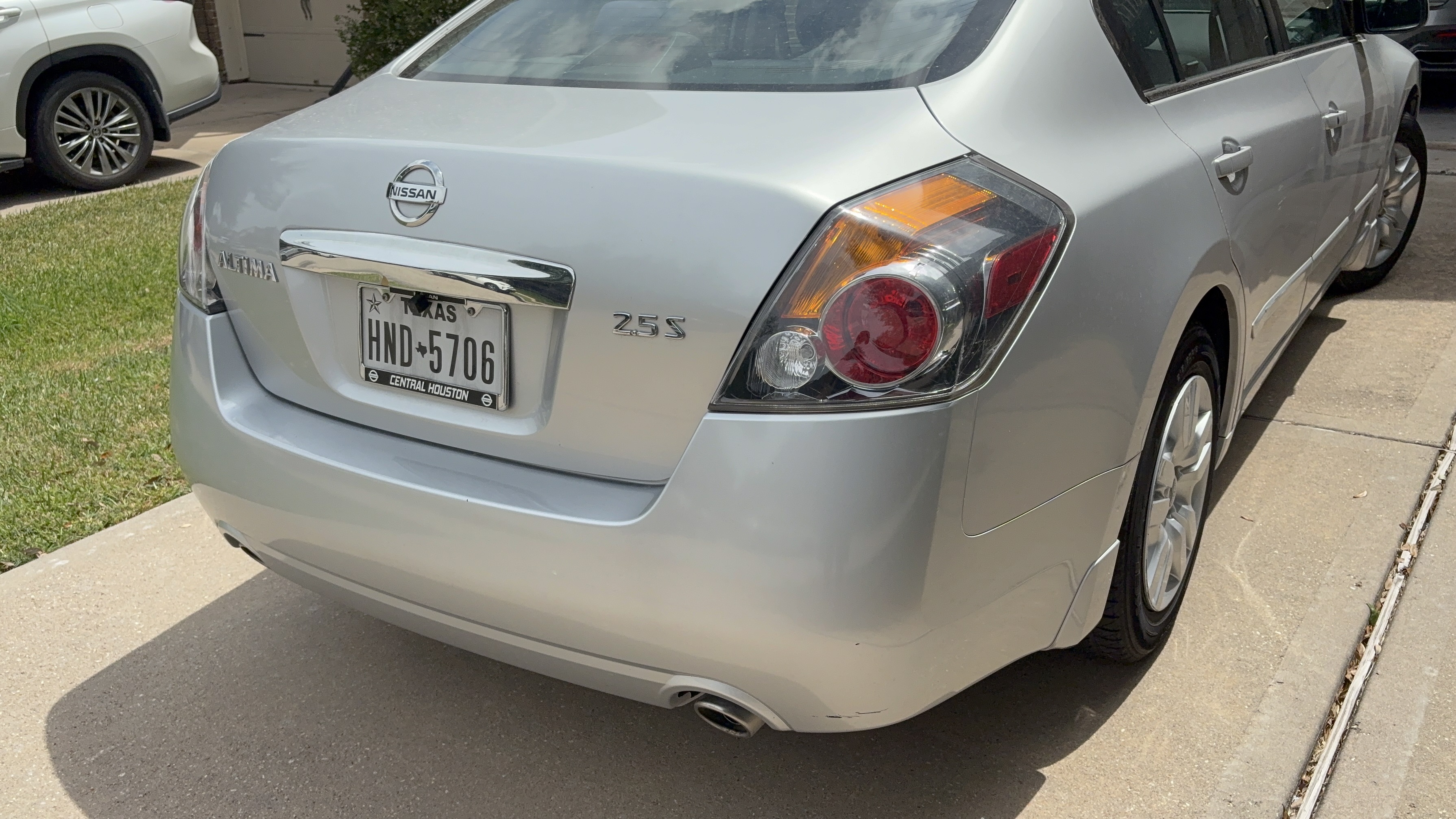 Used 2012 Nissan Altima 2.5 S FWD image 9