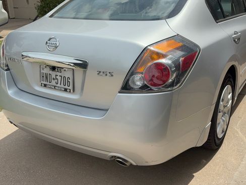 Used 2012 Nissan Altima 2.5 S FWD image 9