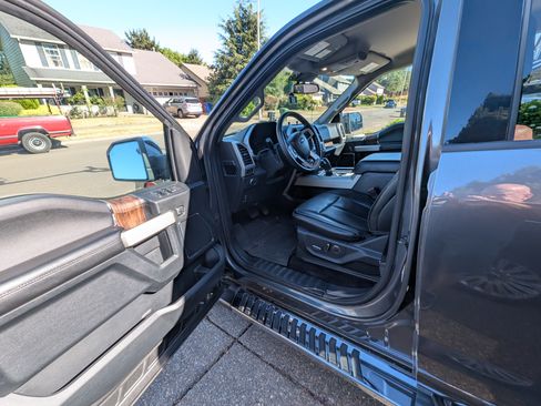 Used 2018 Ford F150 Lariat w/ Equipment Group 502A Luxury AWD/4WD image 6