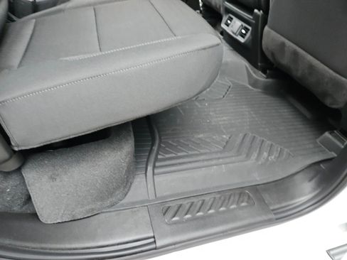 Used 2024 Chevrolet Silverado 3500 LT w/ Convenience Package image 6