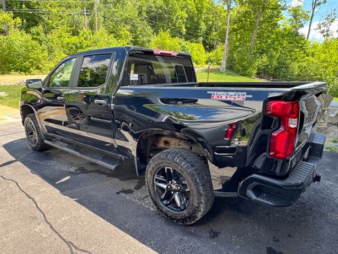 Used 2020 Chevrolet Silverado 1500 Custom Trail Boss w/ Custom Convenience Package AWD/4WD image 2