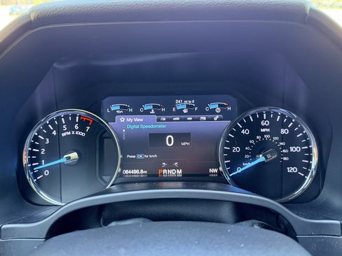 Used 2019 Ford Expedition Limited w/ Equipment Group 303A AWD/4WD image 16
