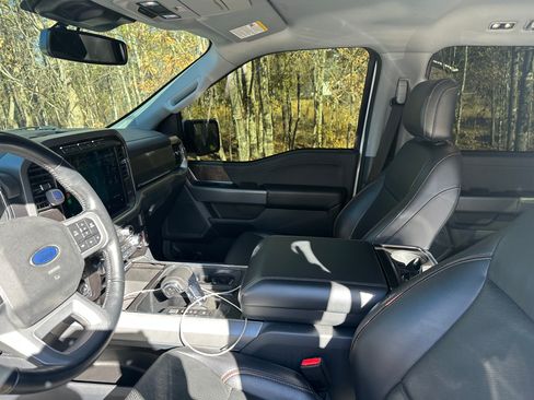 Used 2021 Ford F150 Lariat w/ FX4 Off-Road Package image 8