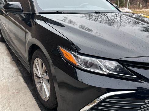 Used 2022 Toyota Camry LE image 8
