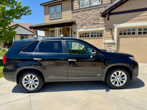 Used 2014 Kia Sorento EX w/ EX V6 Touring Package AWD/4WD image 4