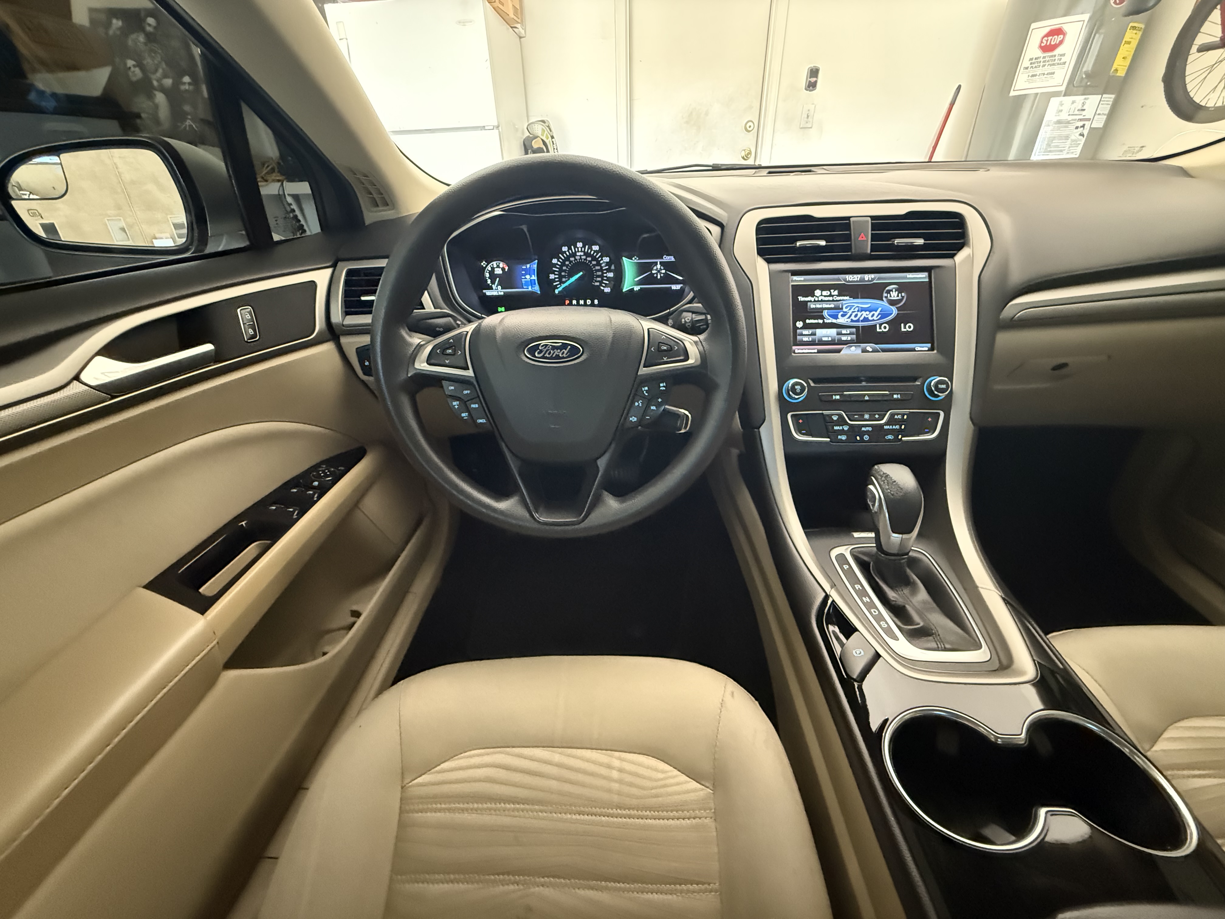 Used 2016 Ford Fusion SE FWD image 2