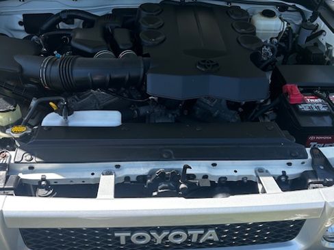 Used 2011 Toyota FJ Cruiser 4WD image 14