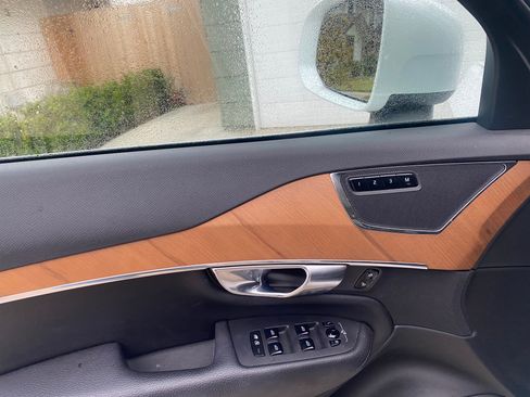 Used 2022 Volvo XC90 T8 Inscription Expression w/ Advanced Package image 12