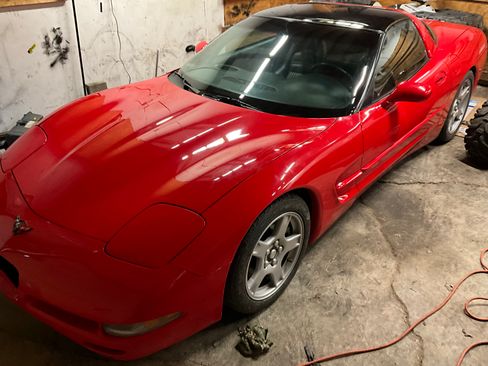 Used 1999 Chevrolet Corvette Coupe w/ Roof Pkg image 6