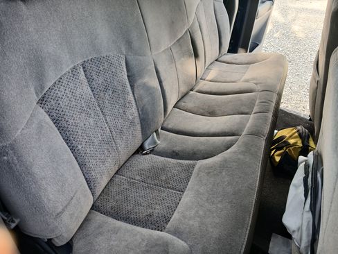 Used 2000 Chevrolet Silverado 1500 LS image 2