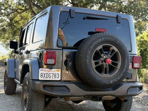 Used 2016 Jeep Wrangler Unlimited Sahara image 10