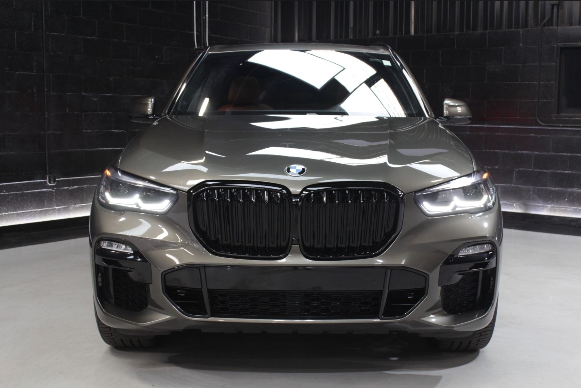Used 2021 BMW X5 sDrive40i w/ M Sport Package RWD image 2