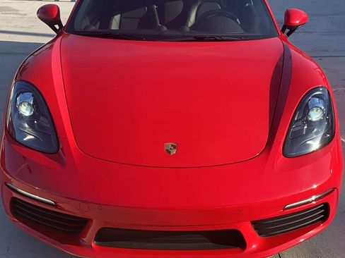 Used 2019 Porsche 718 Boxster image 8