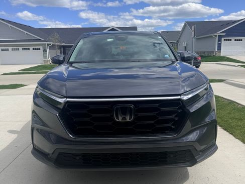 Used 2024 Honda CR-V EX-L image 2