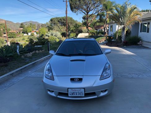Used 2002 Toyota Celica GT-S image 2