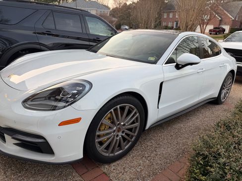 Used 2018 Porsche Panamera image 4