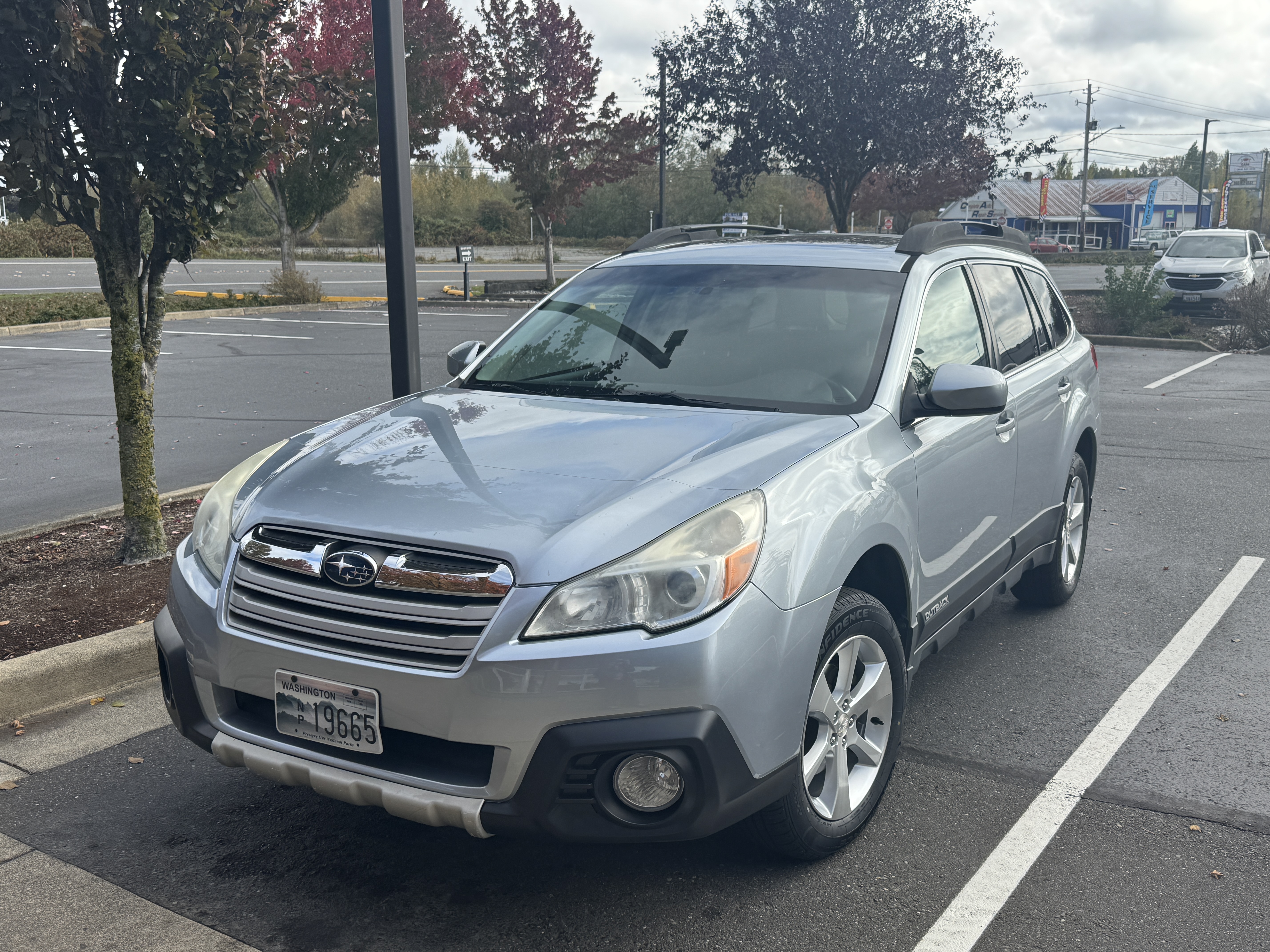 Used 2013 Subaru Outback 2.5i Limited AWD/4WD image 1