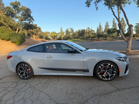 Used 2025 BMW M440i Coupe w/ Premium Package RWD image 4