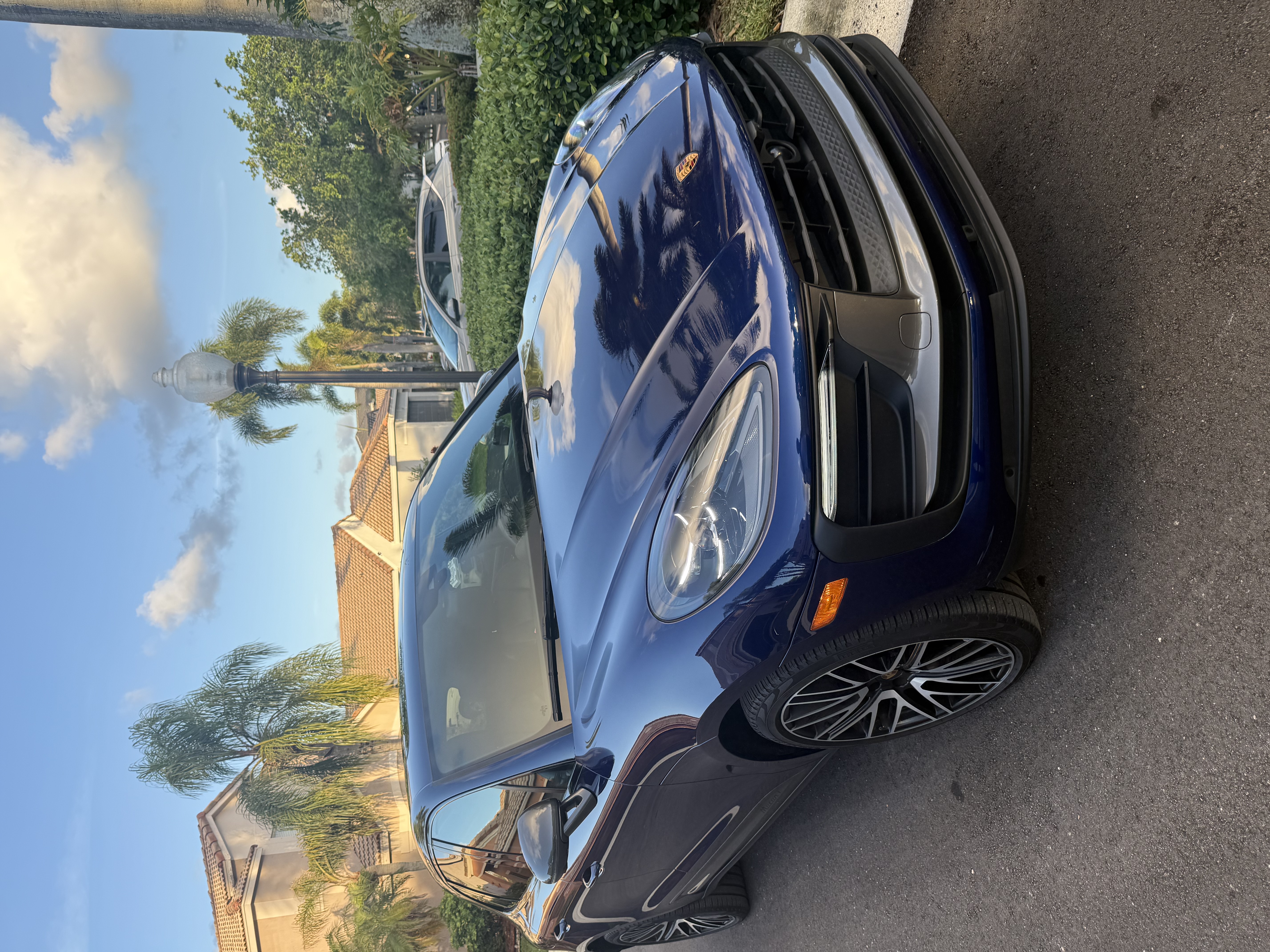 Used 2024 Porsche Macan Turbo AWD/4WD image 1