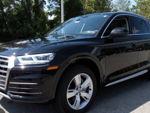 Used 2018 Audi Q5 2.0T Premium w/ Convenience Package image 1